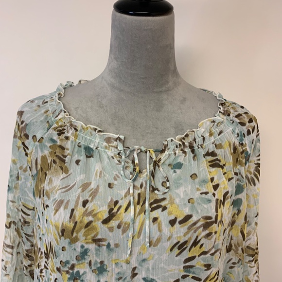 Old Navy Blouse Maternity SZ M Sheer Blue Floral  Feminine Delicate  Bohemian - Picture 2 of 10